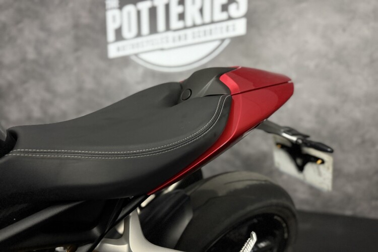 TRIUMPH SPEED TRIPLE 1200