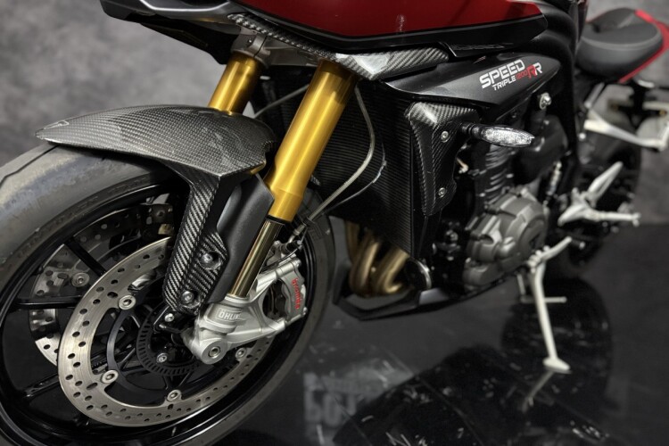 TRIUMPH SPEED TRIPLE 1200