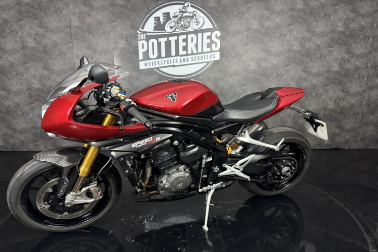 TRIUMPH SPEED TRIPLE 1200