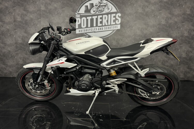 TRIUMPH STREET TRIPLE 765