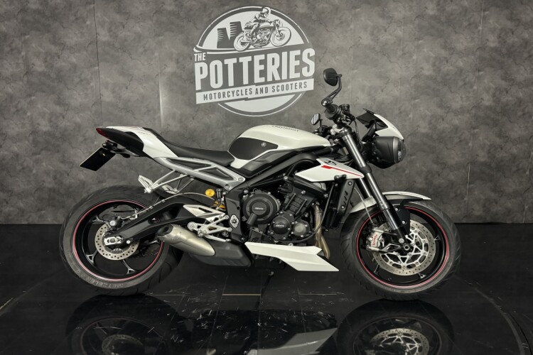 TRIUMPH STREET TRIPLE 765