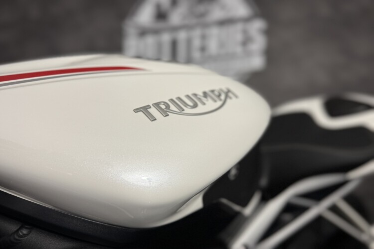 TRIUMPH STREET TRIPLE 765