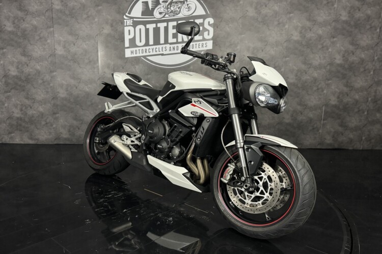 TRIUMPH STREET TRIPLE 765
