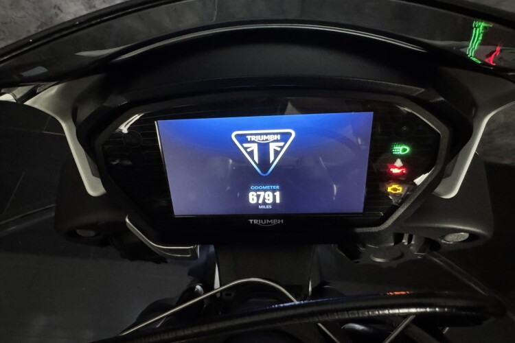 TRIUMPH STREET TRIPLE 765