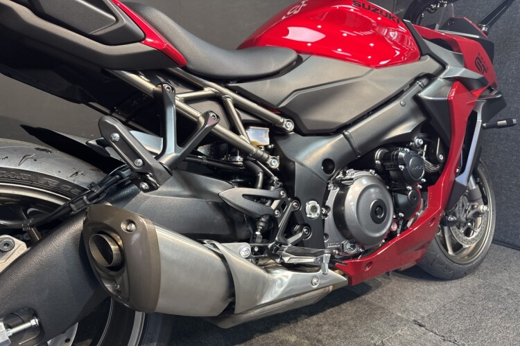 SUZUKI GSX-S1000GT