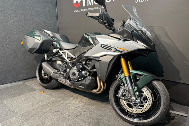 SUZUKI GSX-S1000GX +