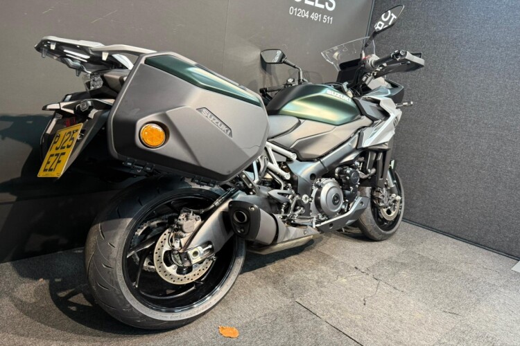 SUZUKI GSX-S1000GX +