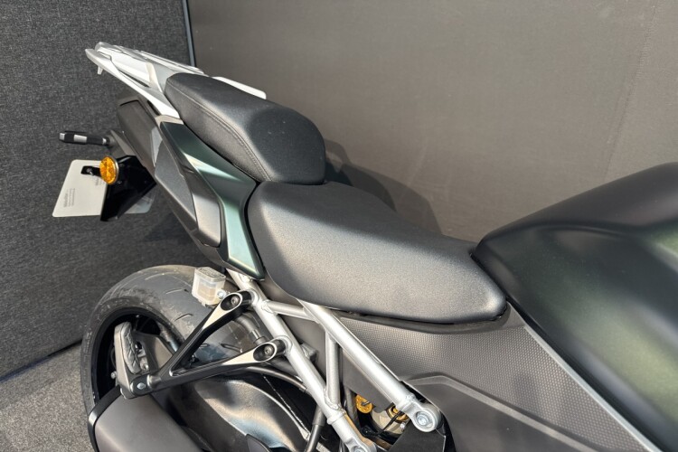 SUZUKI GSX-S1000GX +