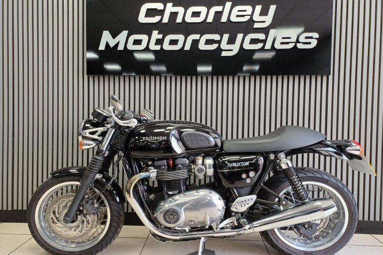 TRIUMPH THRUXTON 1200