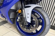 YAMAHA R1