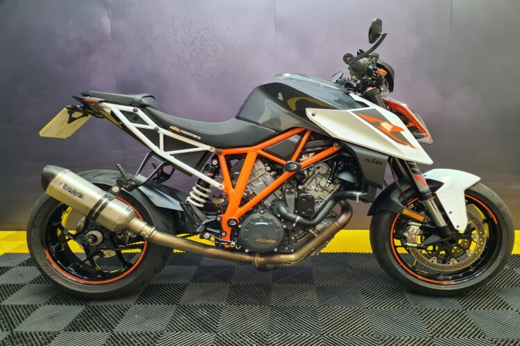 KTM 1290 SUPER DUKE R