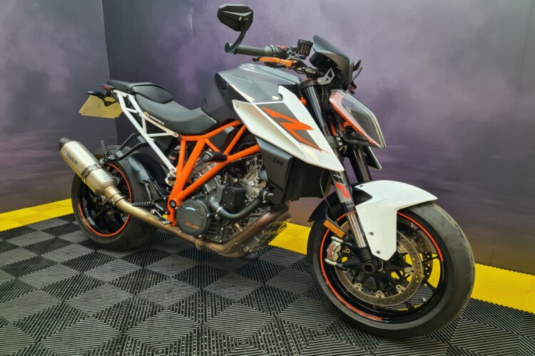 KTM 1290 SUPER DUKE R