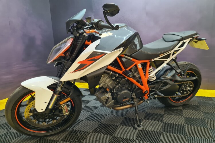 KTM 1290 SUPER DUKE R