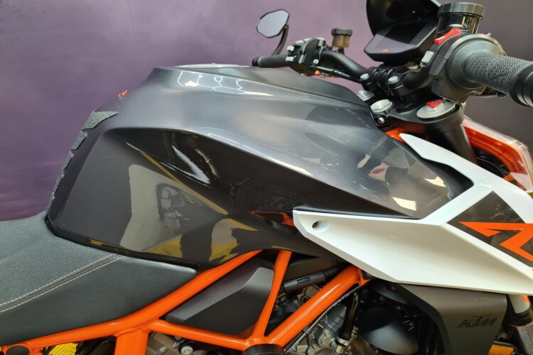 KTM 1290 SUPER DUKE R