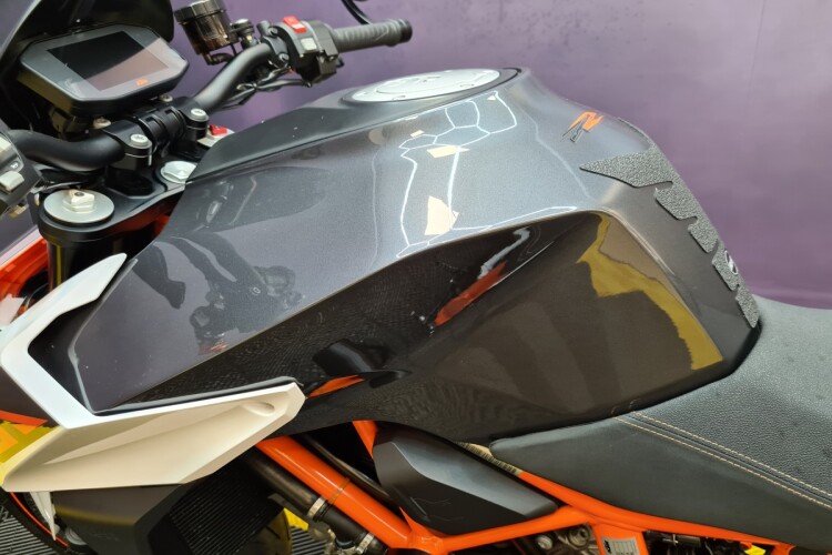 KTM 1290 SUPER DUKE R