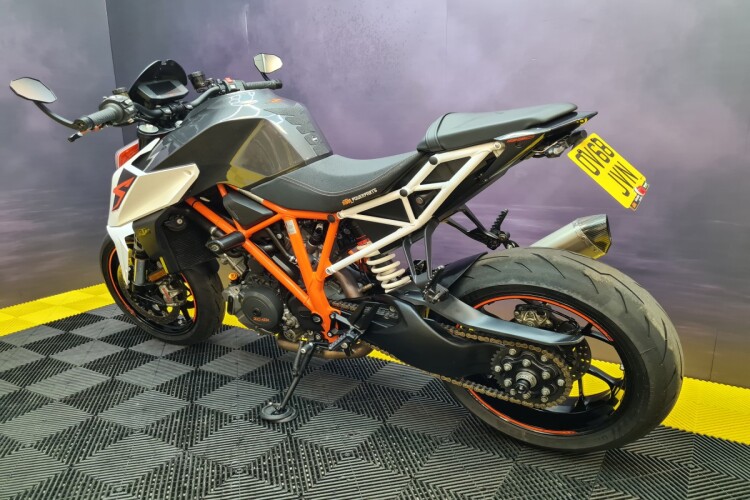 KTM 1290 SUPER DUKE R