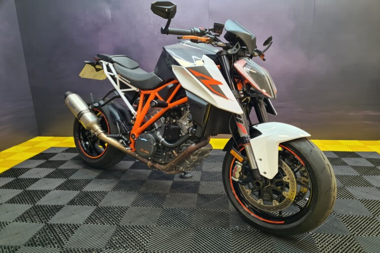 KTM 1290 SUPER DUKE R