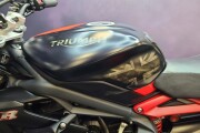 TRIUMPH STREET TRIPLE 675