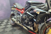 TRIUMPH STREET TRIPLE 675