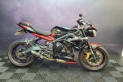 TRIUMPH STREET TRIPLE 675