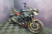 TRIUMPH STREET TRIPLE 675