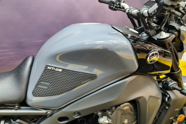YAMAHA MT09
