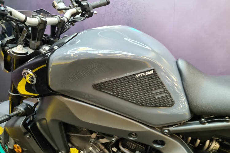 YAMAHA MT09