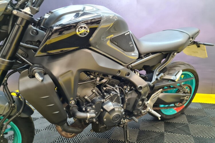 YAMAHA MT09