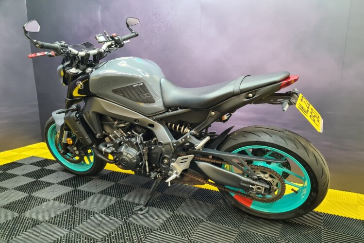 YAMAHA MT09