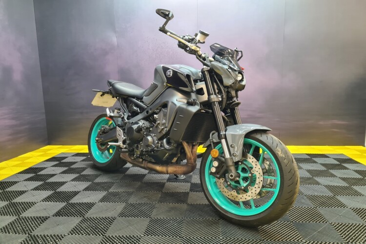 YAMAHA MT09