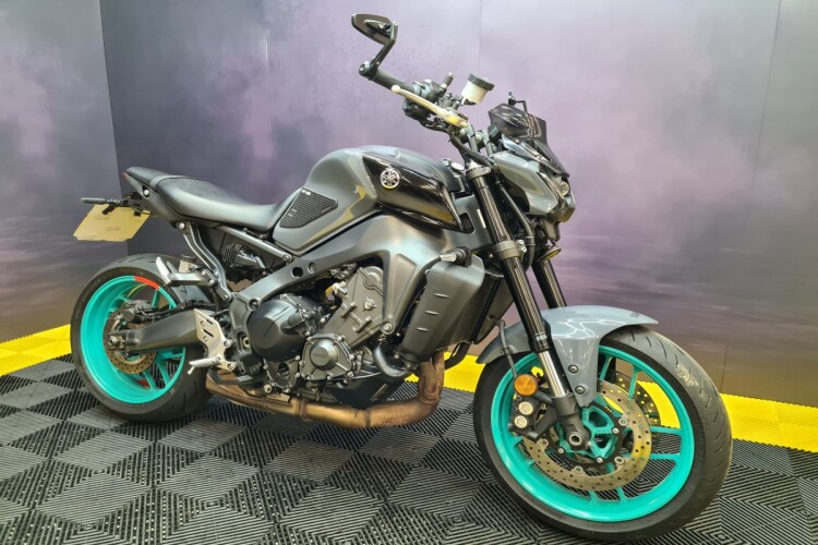 YAMAHA MT09