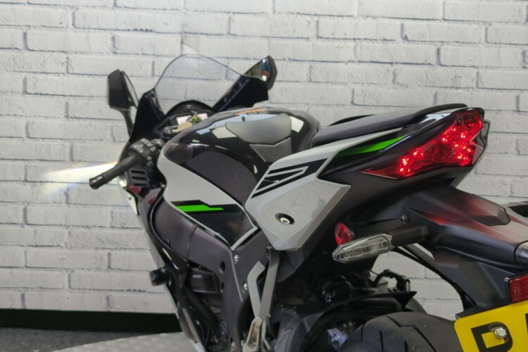 KAWASAKI NINJA ZX-10R