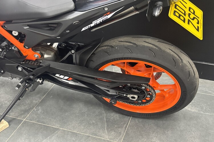 KTM 890 DUKE