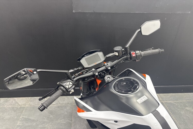 KTM 890 DUKE