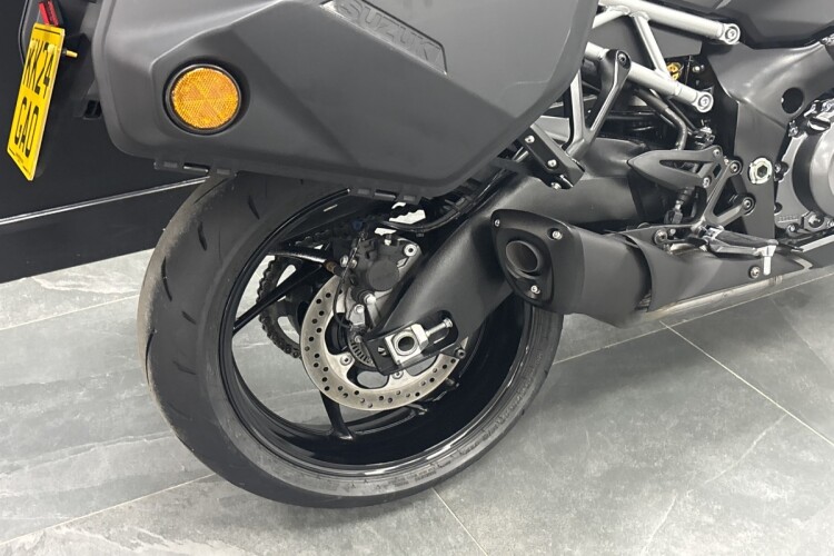 SUZUKI GSX-S1000GX +