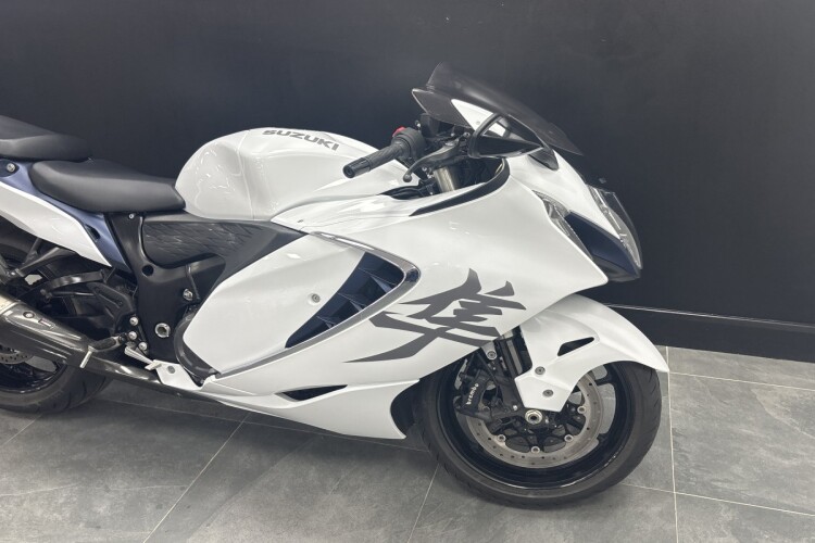 SUZUKI GSX1300R HAYABUSA