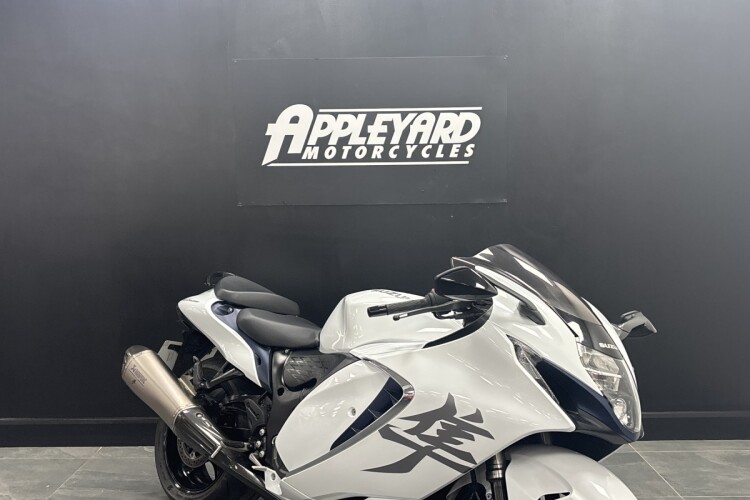 SUZUKI GSX1300R HAYABUSA