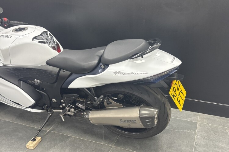 SUZUKI GSX1300R HAYABUSA