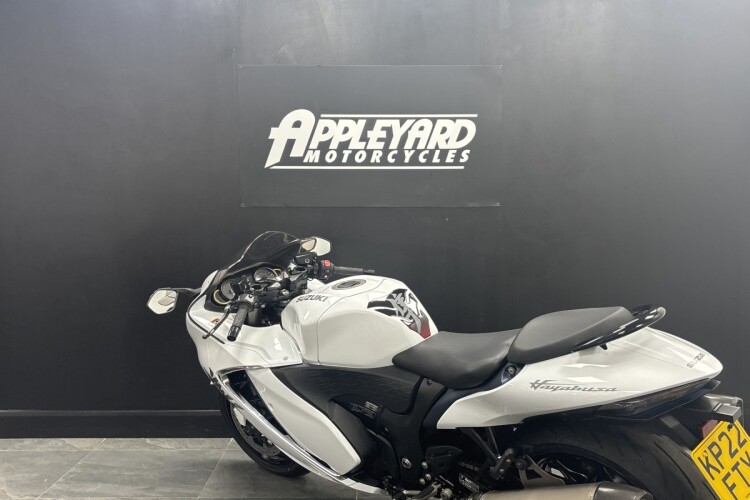 SUZUKI GSX1300R HAYABUSA