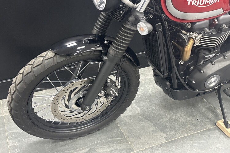 TRIUMPH STREET SCRAMBLER