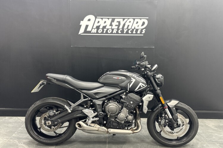 TRIUMPH TRIDENT 660