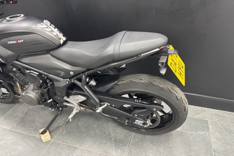 TRIUMPH TRIDENT 660