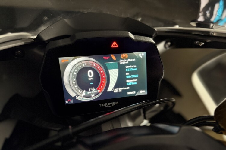 TRIUMPH SPEED TRIPLE 1200