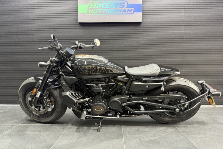 HARLEY-DAVIDSON SPORTSTER