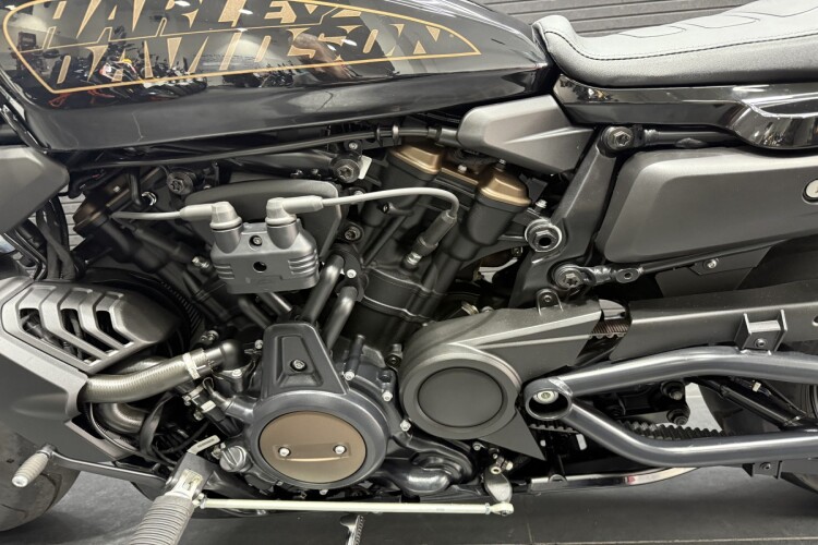 HARLEY-DAVIDSON SPORTSTER