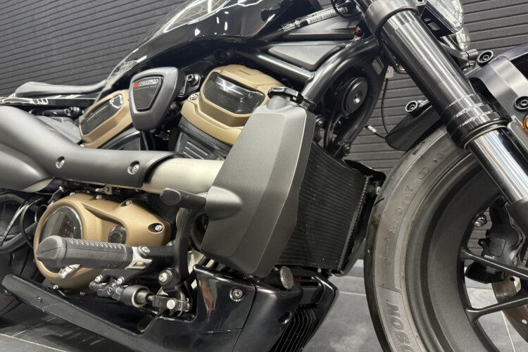 HARLEY-DAVIDSON SPORTSTER