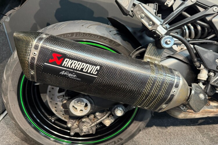 KAWASAKI NINJA 1000SX