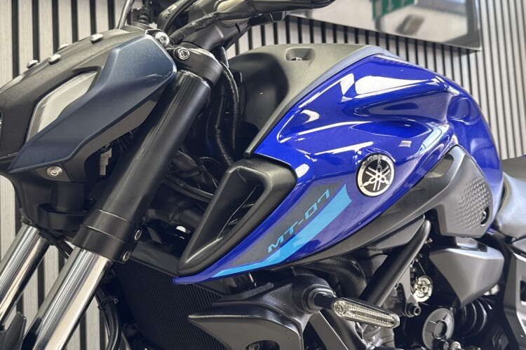YAMAHA MT-07