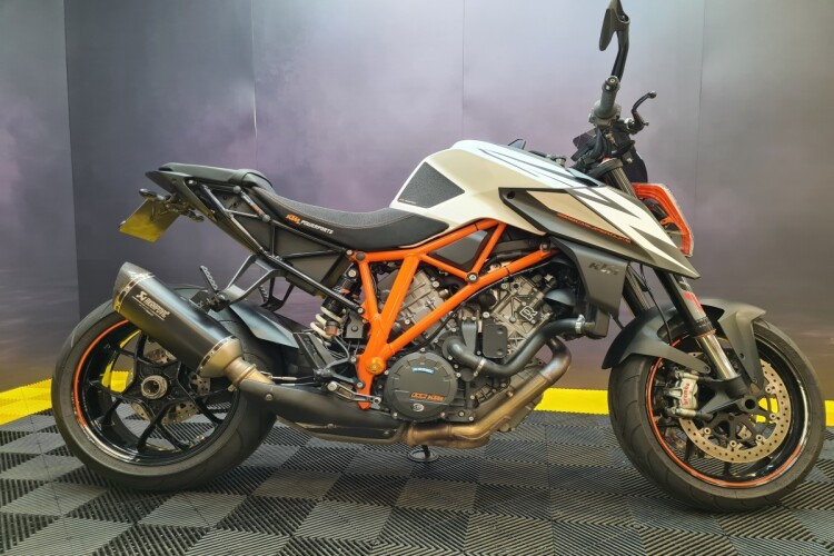 KTM 1290 SUPER DUKE R