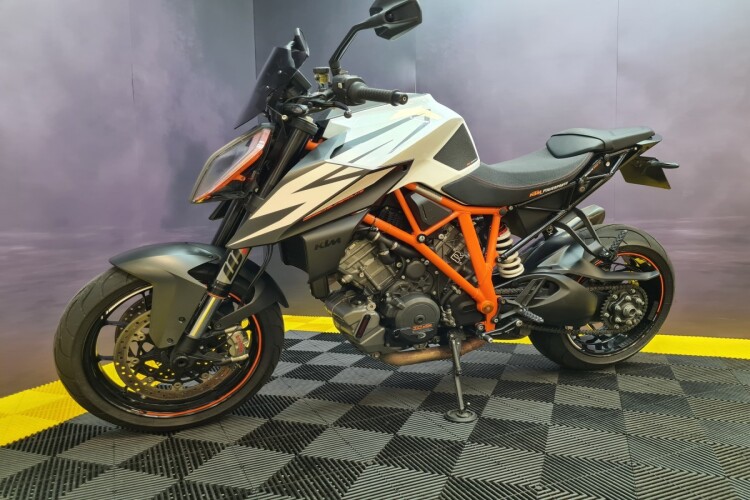 KTM 1290 SUPER DUKE R